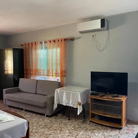 Сasa de vacaciones House Polisi i Vogel